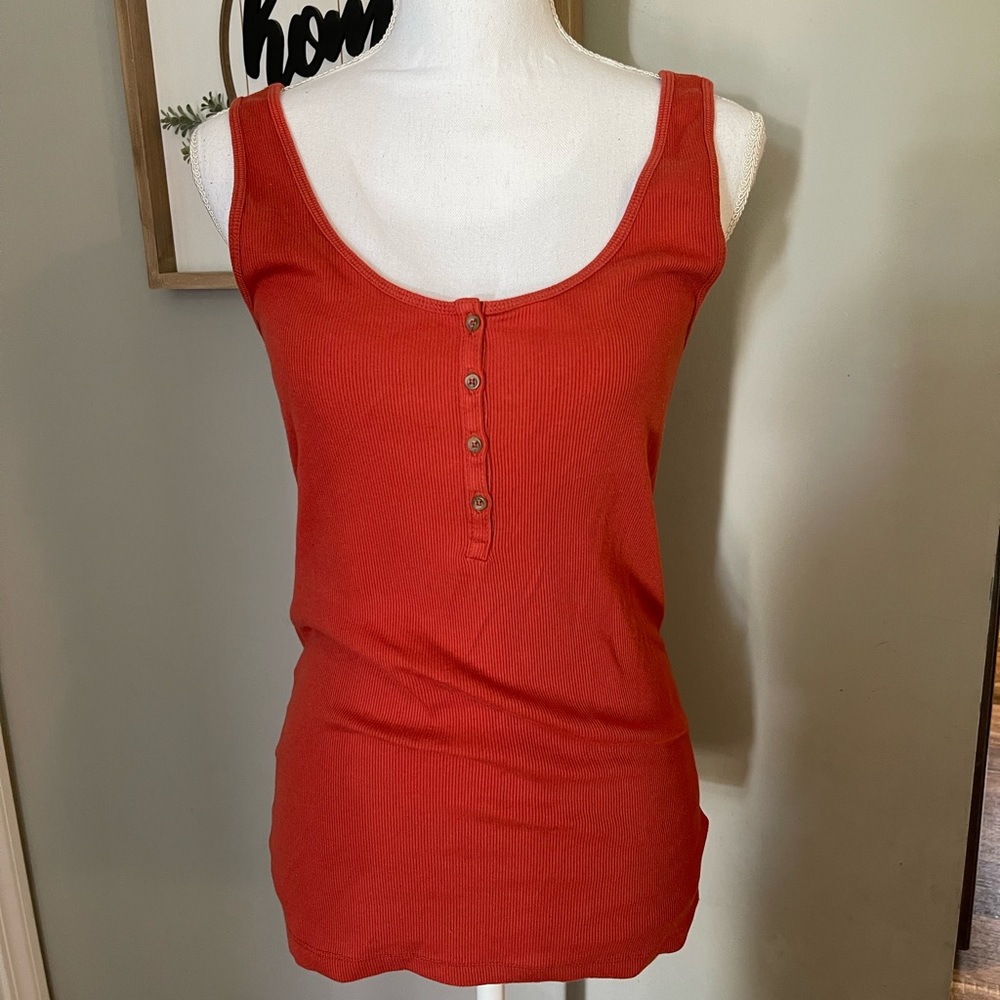 Old Navy Red Ribbed Scoop Neck Tank with Button Placket